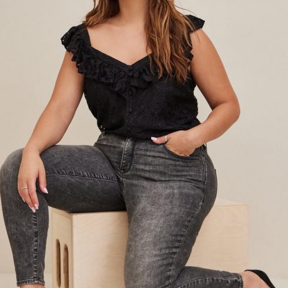 Short Sleeve Ruffle Lace Top